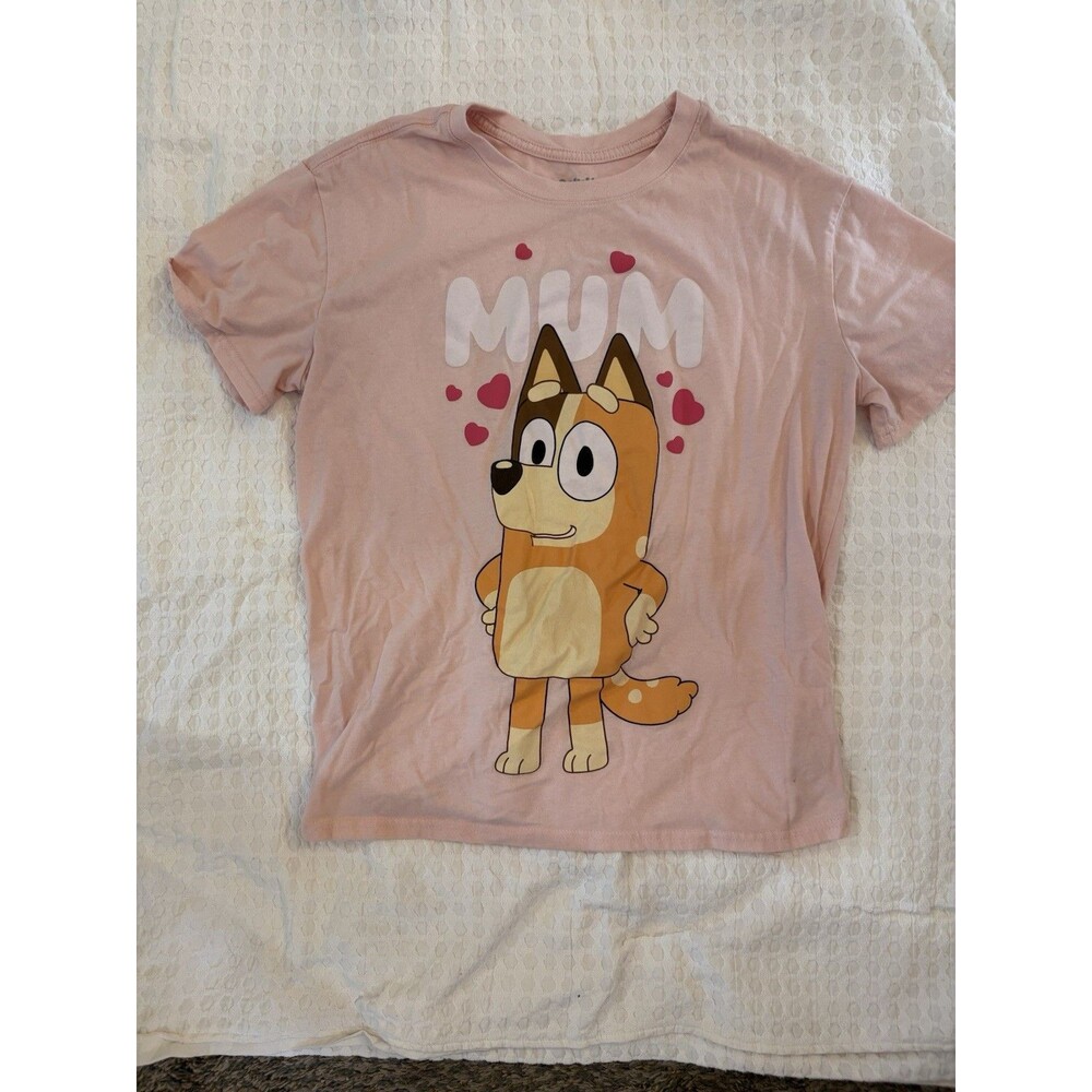 Women’s Medium Bluey Mum Tshirt Pink